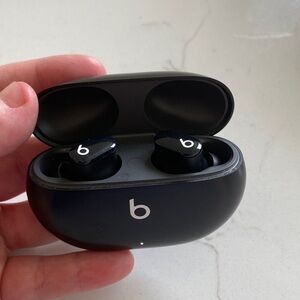 Beats Black Wireless Earbuds